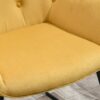 Poltroncina Imbottita con Rivestimento Effetto Velluto e Base a Slitta Giallo